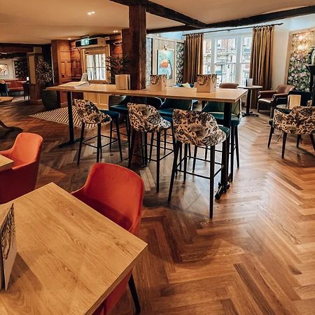 Lion & Swan Hotel 콩글턴 외부 사진 The interior of the restaurant
