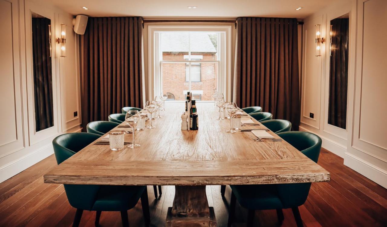Lion & Swan Hotel 콩글턴 외부 사진 The boardroom at the London Wine School